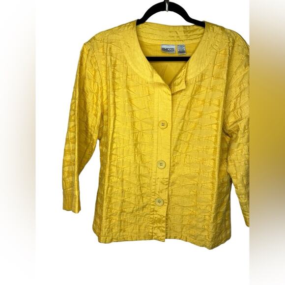 Chicos Size 2 Unique Yellow Button jacket with design - Picture 6 of 8